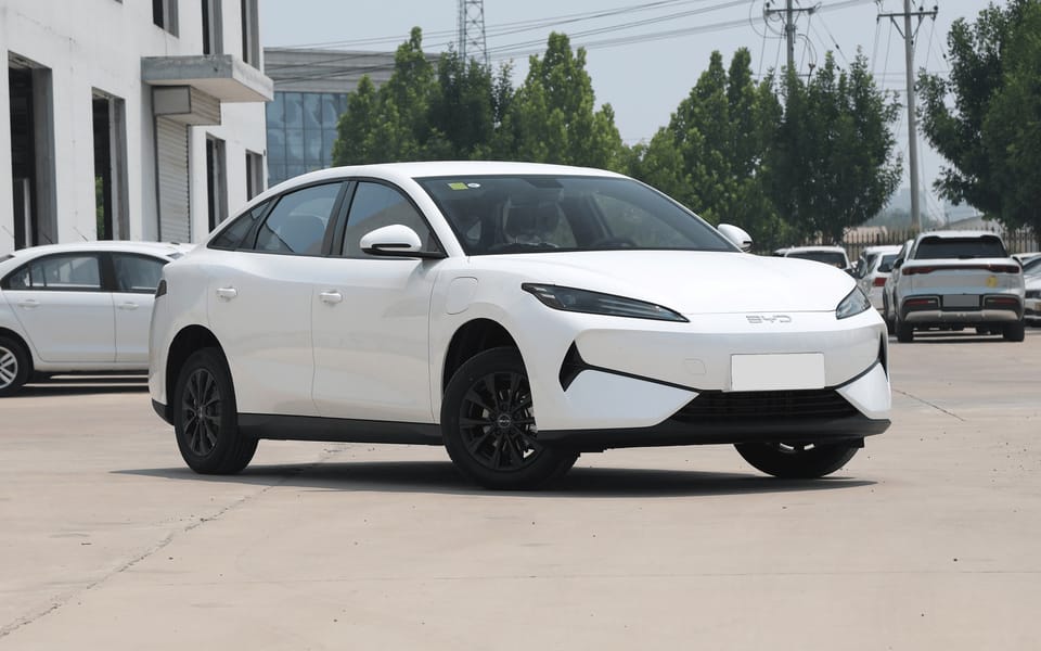 BYD e7